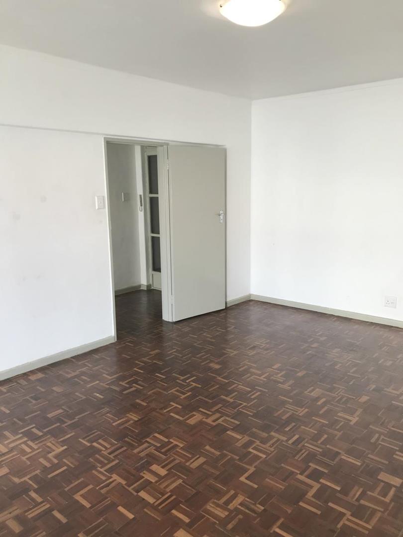 To Let 1 Bedroom Property for Rent in Sea Point Western Cape